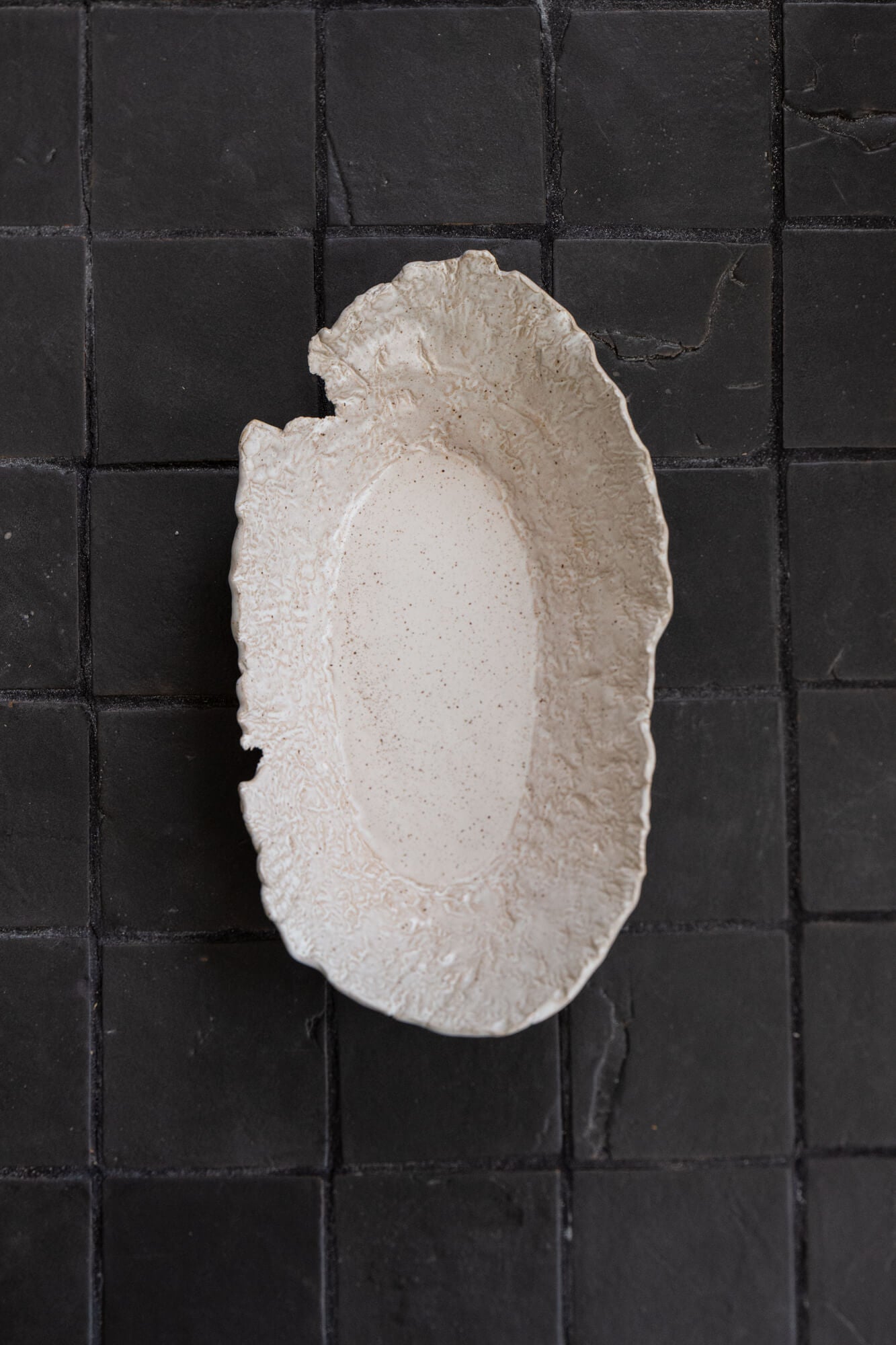 Lunaria Oyster Oval Dish