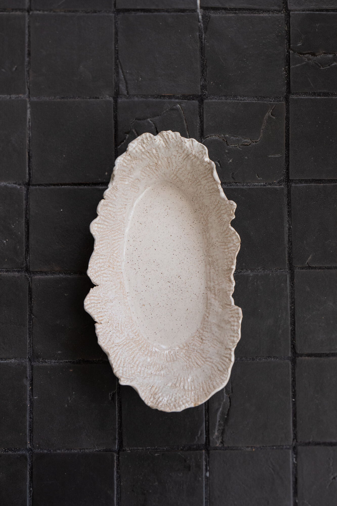 Lunaria Oyster Oval Dish