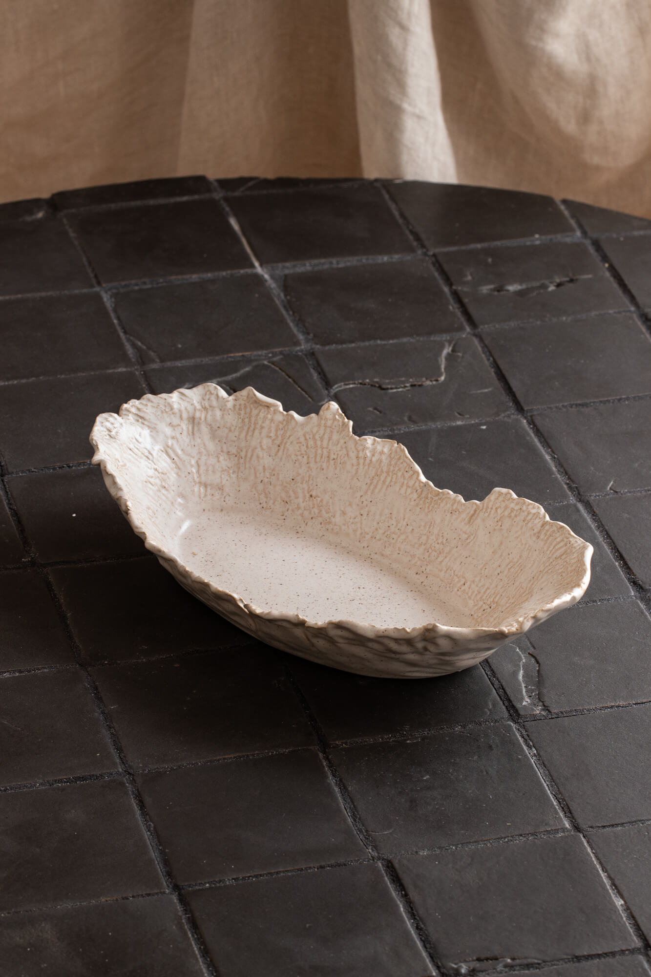 Lunaria Oyster Oval Dish