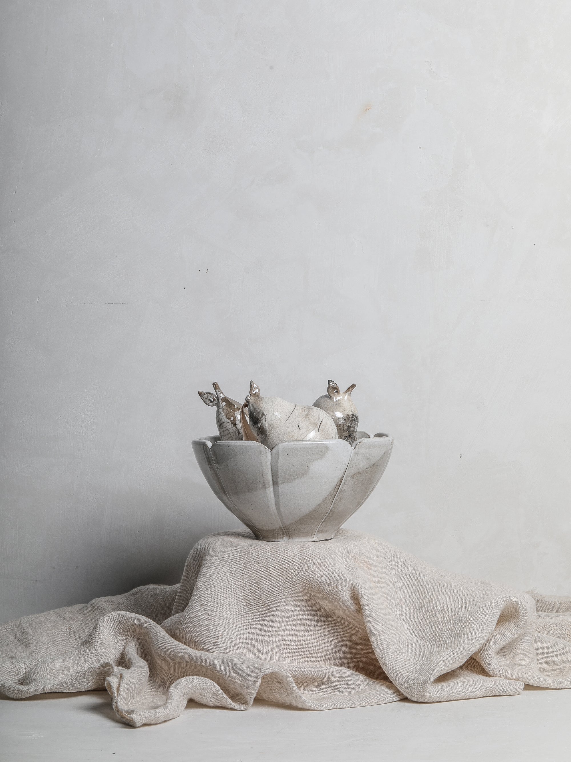 Medium Scalloped Bowl in Gloss Grey